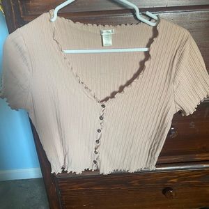 Light pink short sleeve top